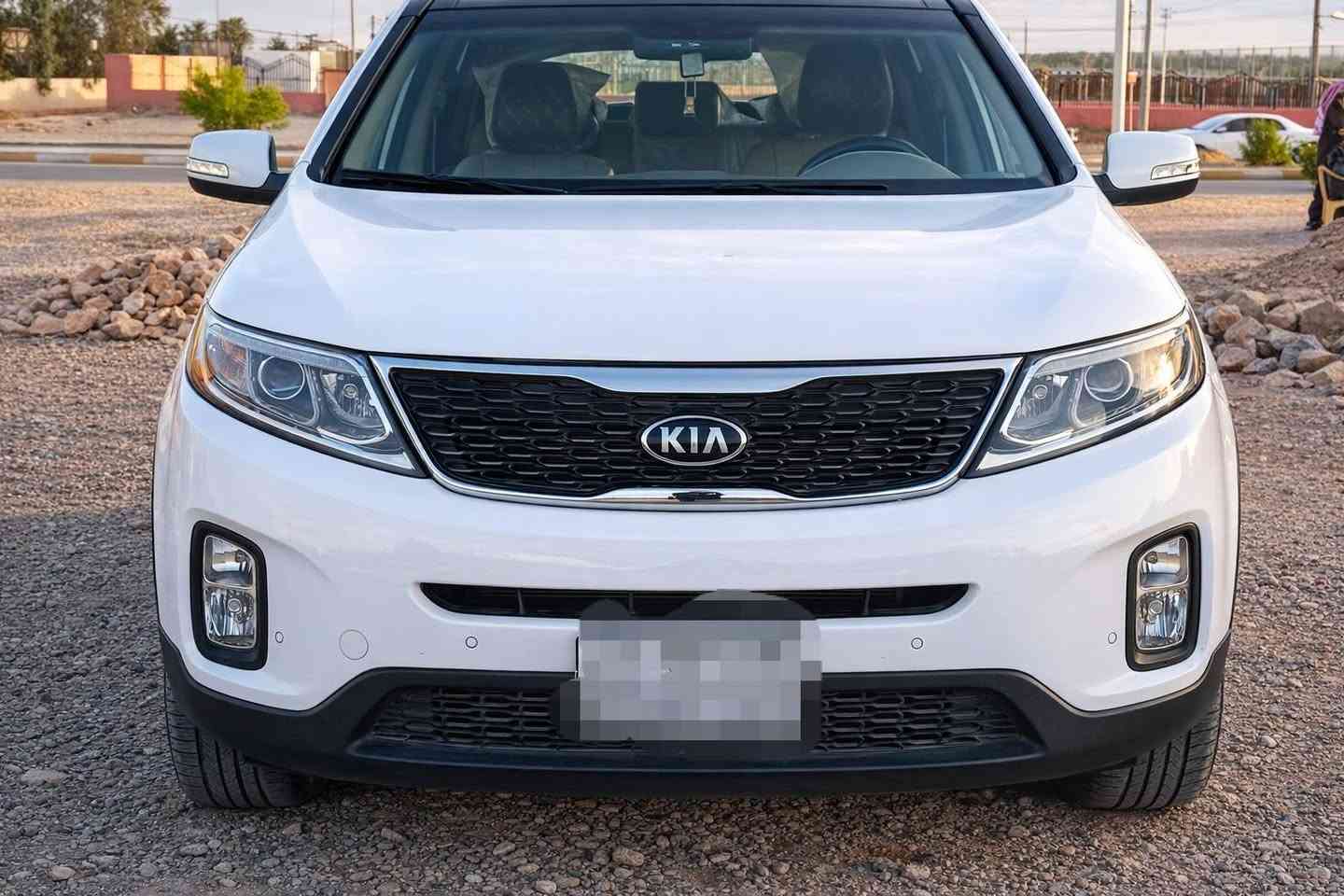 سورنتو موديل 2013 شكل 14 جديدة السيارة ماشية 111000 الف كيلو حقيقي محرك 6Vرقم الانبار فول مواصفات بنوراما بصمة تشغيل بيها ملاحظات بسيطة  السعر 180 ورقة وبيها مجال بسيط***********
