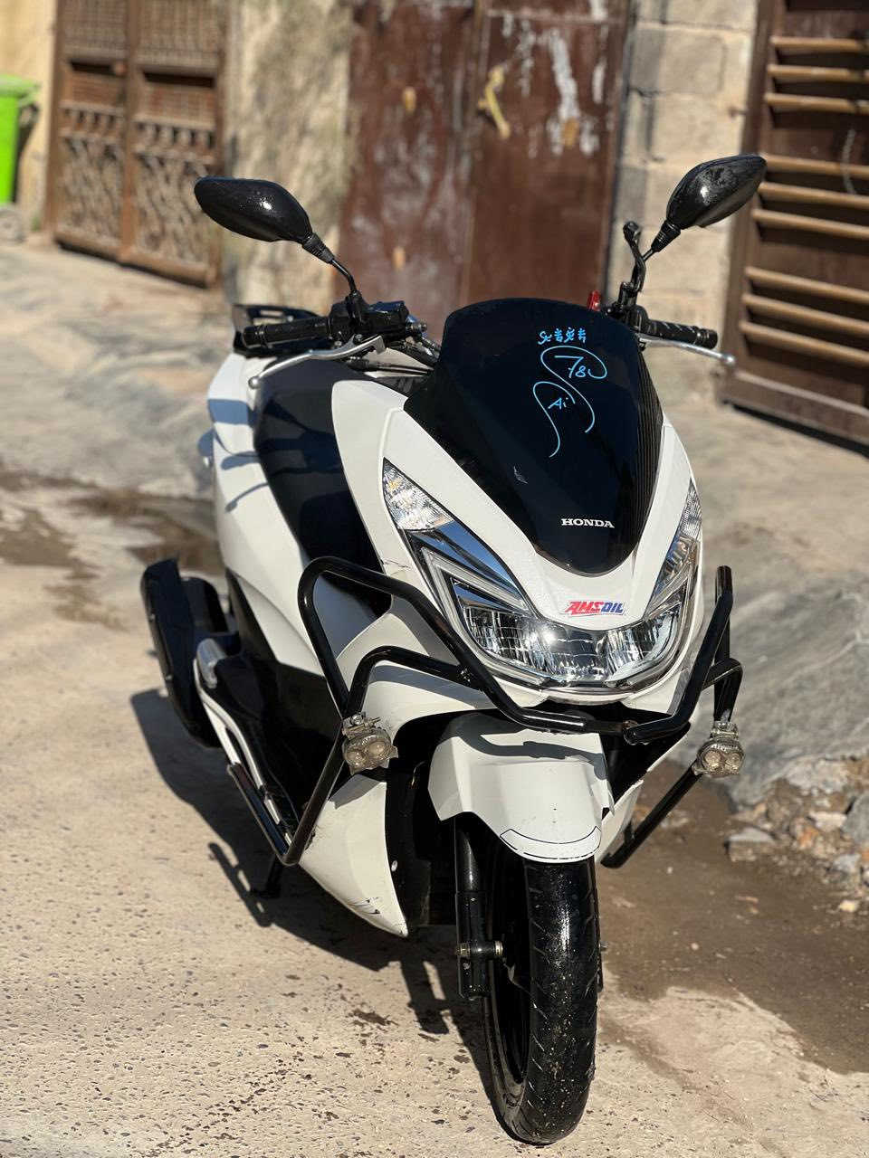 للبيع بي سي اكس ياباني الجيل الثاني دراجه مكفوله عامه 
كفرات اصلي سويج مكاني العبيدي رقمي ***********
