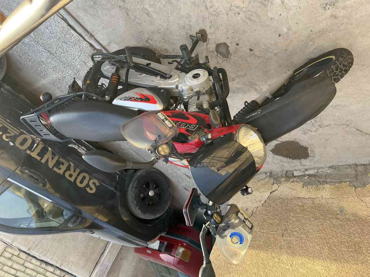 بوكسر 2019 دراجه نضيفه ومامشتغله دلفري ابد مكينه ناعمه خرسه الدراجه مامتعوبه بيهه نقص بريك امامي وقمجي عداد سرعه ولباقي كله شغال اوراق اصوليه كامله 7اوراق 
السعر 900 وبيهه مجال مكاني بغداد البياع المواصلات
***********
