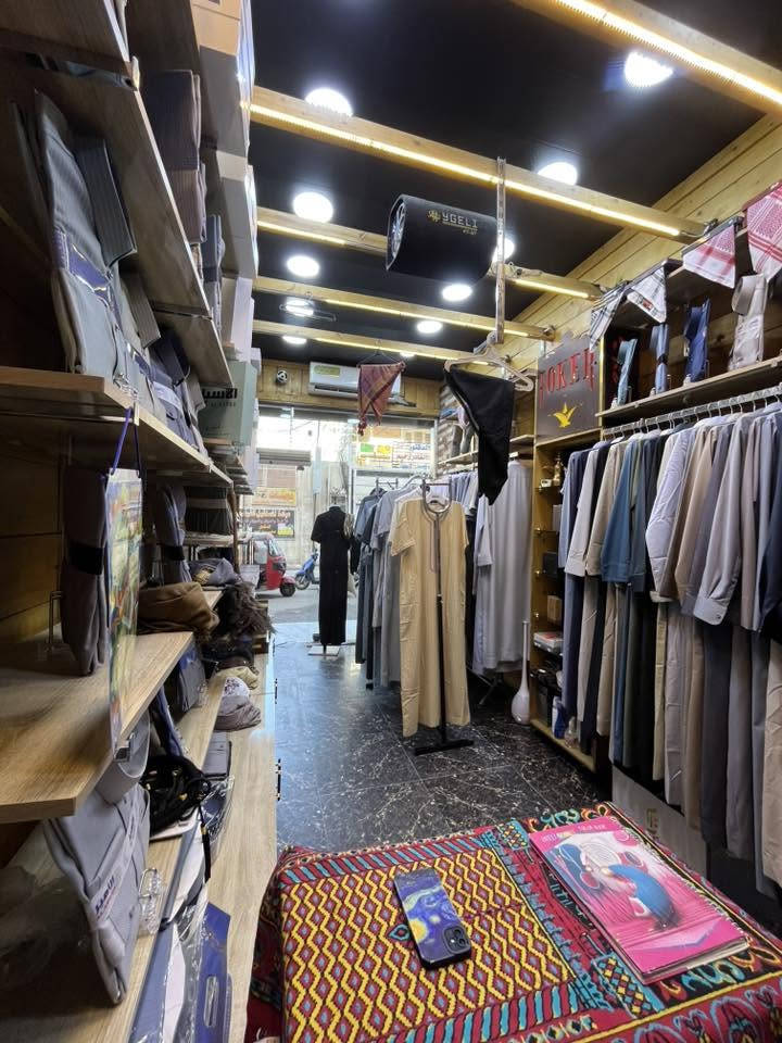 محل للبيع كامل  بدون بضاعة سبلت ورفوف واجهة زجاج واناره كاملة الموقع بعقوبه شارع الأطباء الاستفسار على الرقم ***********و***********
