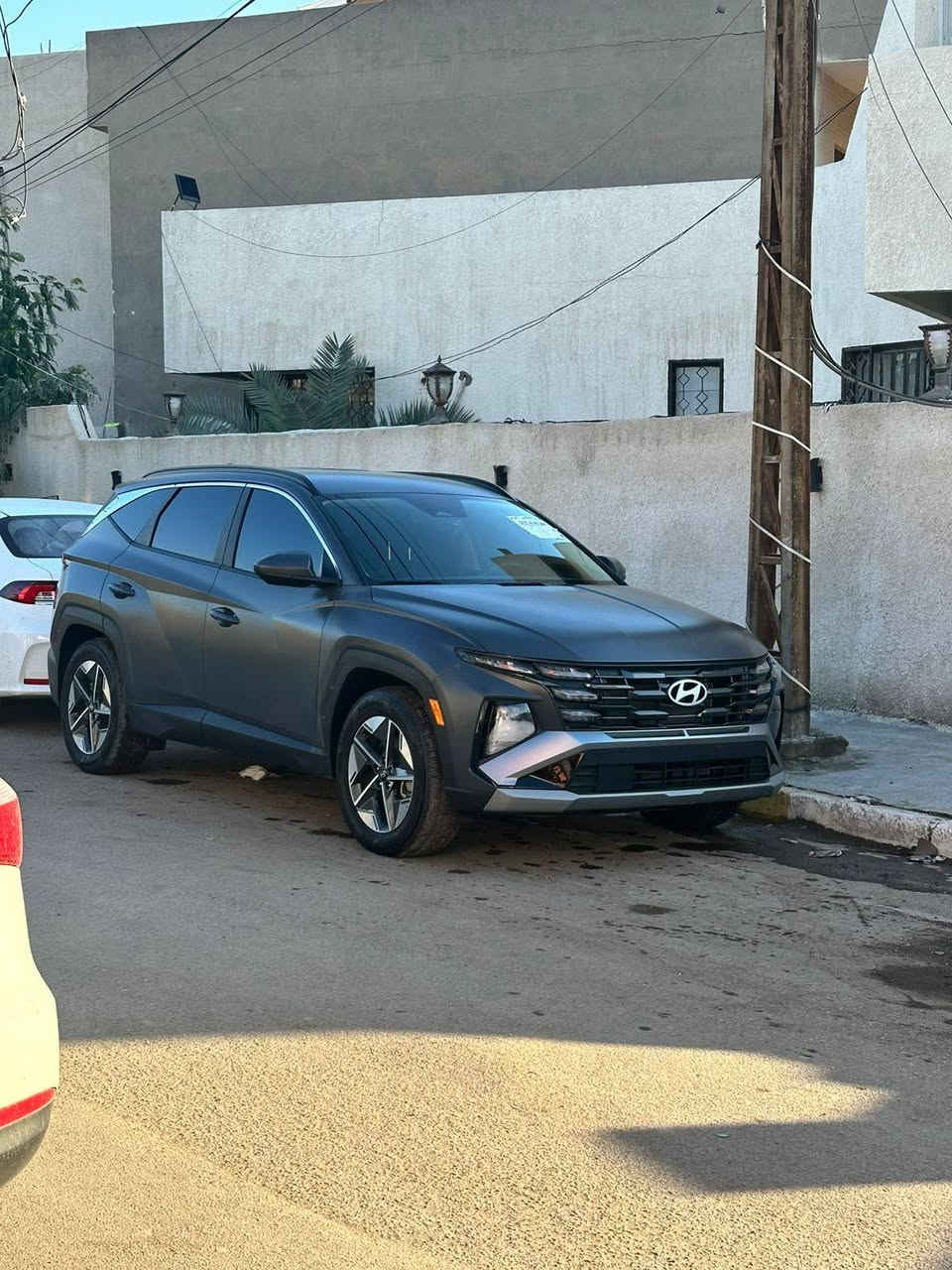 سلام عليكم من رخصه الادمن المحترم عندي توكسان 2025 بدون ارباك ماشيه ٧٠٠٠ محرك ٢٥٠٠  الشكل الجديد  sel فول عدا الجلد والفتحه كشن السايق كهرباء كشنات تدفئه جنطه كهرباء شاشه متصل شحن وايرلس رادار امامي رادار خلفي لون مميز حساسات خلفي توقف تلقائي للازداحامات  بريك تلقائي للحوادث سياره بيها قطعتين صبغ فقط نصف الجاملغ الامامي اليمين والباب خلف السائق بدون تبديل كلها ليبل واحد بجم كفاله لغود كفاله شواصي كفاله تكم كفاله سياره ترهم مراوس رقم الهاتف *********** متواجد واتساب مكاني بغداد.
