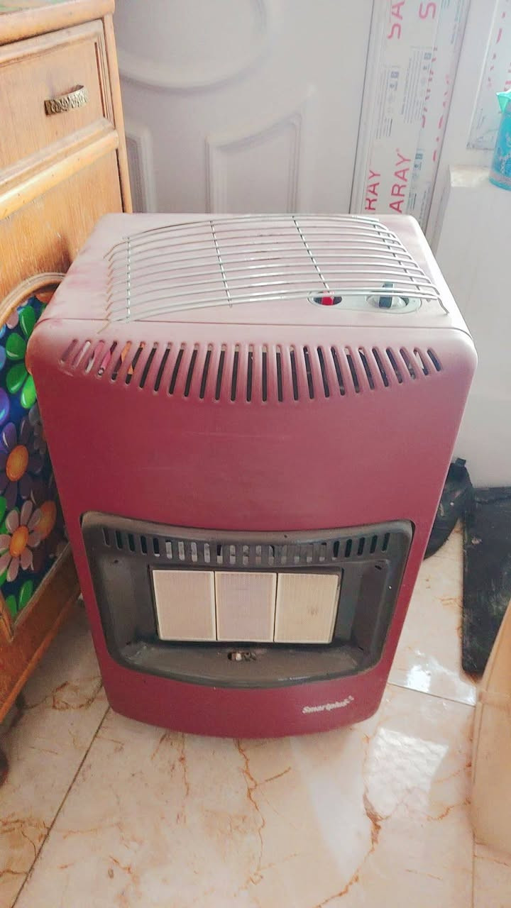 جميع الغراض للبيع ملحق + مبردا اصلية كبيرة سعودي+ تنور صغير وتنور كبير + مولد + صوبة غازية
للاستفسار ***********
الموقع. التحرير
