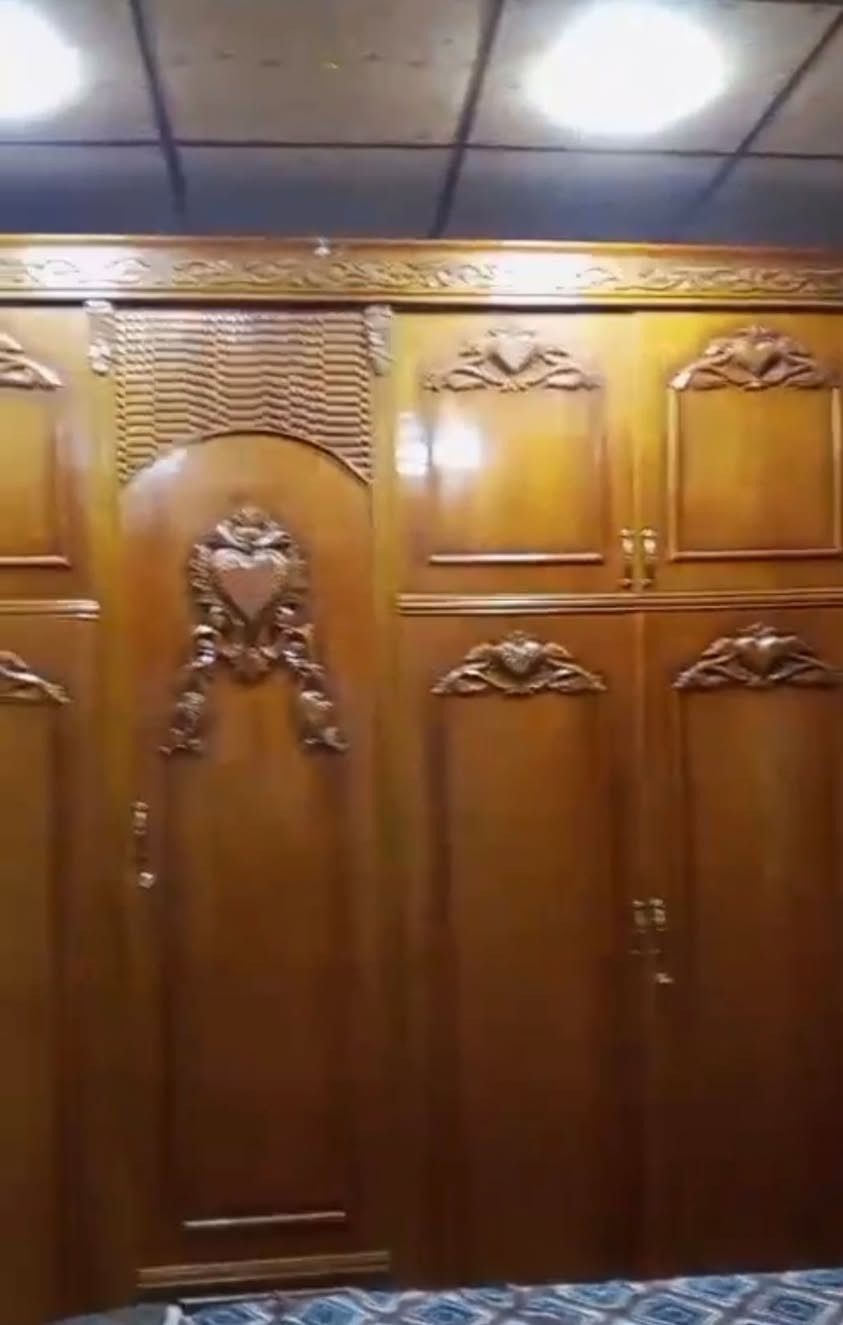 غرفه نوم نظيفه مستعملة شي قليل معاها دوشك سعر ٨٠٠ موصل الأيسر تفاصيل عالخاص


**إذا كنت صاحب هذا الإعلان وتريد حذفه لأي سبب، رجاءا أرسل رسالة إلى الدعم الفني**