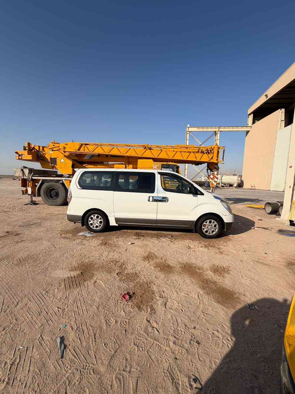 سلام عليكم اخوان سياره ستاركس موديل 2009مفتوح سياره جديده مكينه كير حداده تبريد تخم تايرات سياره كفاله من ضربه وتبديل وصبغ سياره مال بيت بلاديه بسمي تحويل وقم بصره مشروع وطني دواخل مغلفه ارضيه وكشنات وتنته سياره جاهزه للخير (122)وبيها مجال ***********مكاني بصره
