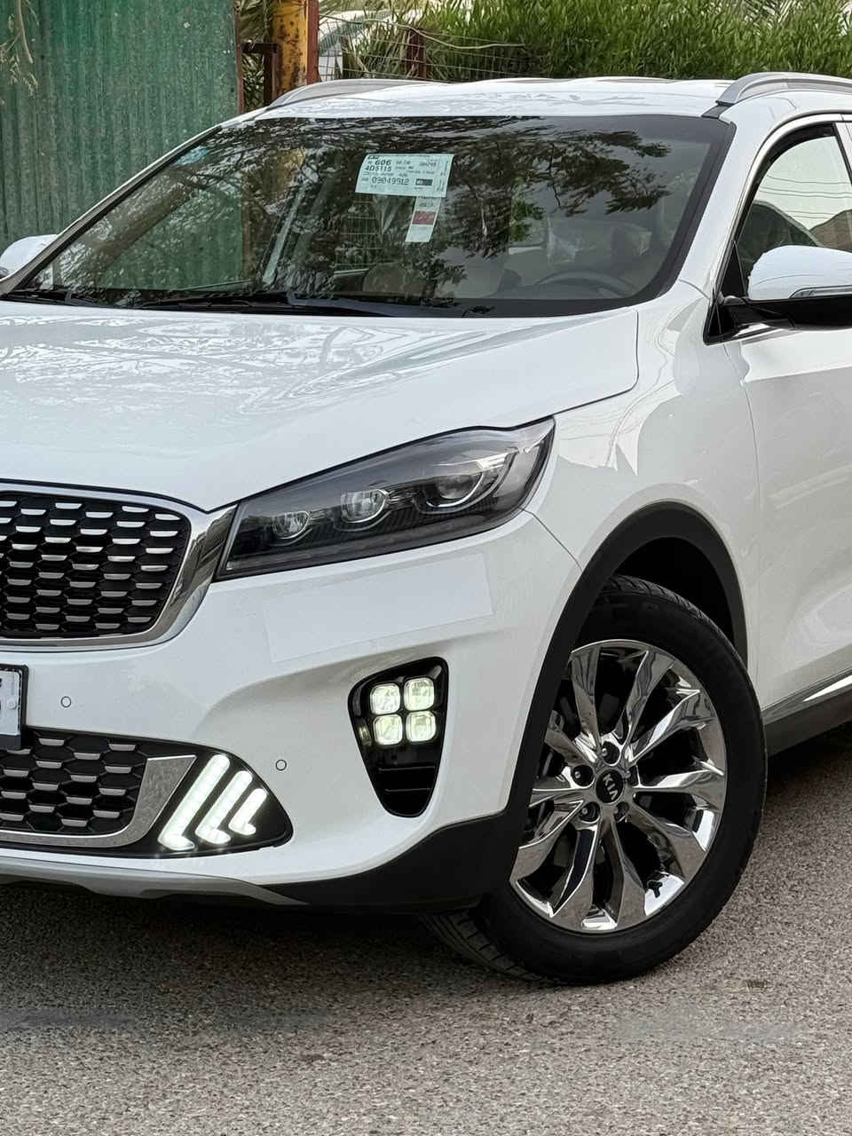 السلام عليكم
كيا سورنتو 2019  خليجي ضمان الدولية 
السيارة مكفولا كفاله عامه من الضربه و الصبغ و التبديل و البارد و حته الدعاميات 
السيارة جديده معنى الكلمة 
رقم بغداد سنويه هزه جديد بسمي  تحويل مباشر 
فول مواصفات عده البانوراما  
بصمة مع بصمة أبواب وجنطة كهربائية 
محرك 6 سلندر 3500 
مانع انحدار 
مانع انزلاق   
حساس امامي خلفي 
مقاعد كهربائية  
نظام اوتو هولد 
اربع وضعيات قيادة 
مقاعد ٧ راكب مع ثلاث قطع تبريد 
بردات خلفية 
تحكم ستيرن جهتين 
إشارة ترحيب 
بعد بيها مواصفات هواي مذاكرهن 
ماشية 43 الف كم 
ع وضع الشركه سياره جديده 
السعر (السعر 248)
ماكو هيج سعر بهيج نضافه
السيارة اخت الزيرو 

مكاني بغداد/ الكرخ 
للإستفسار. ***********
