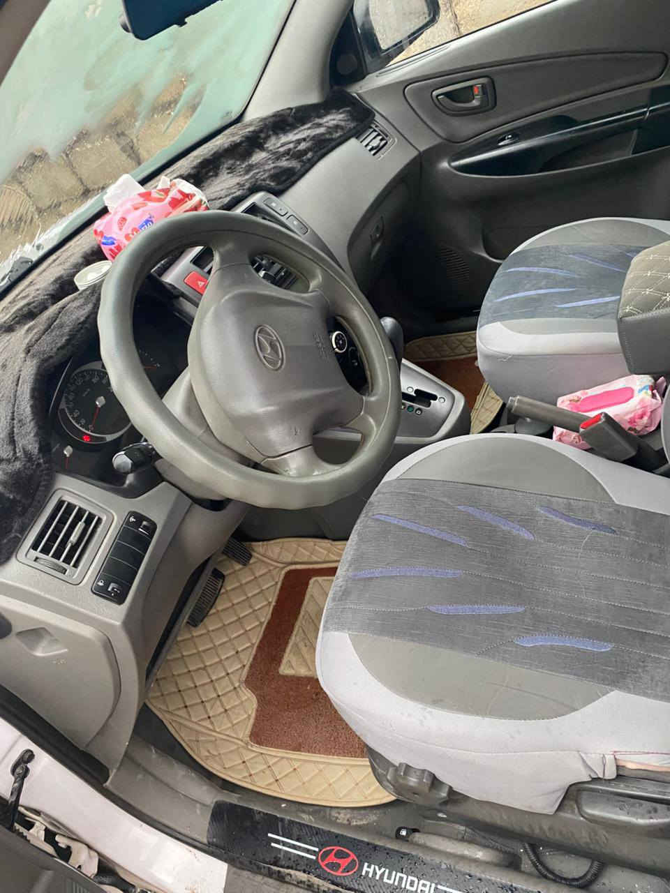 السلام عليكم توسان للبيع 2009 محرك اربعه سلندر سياره جديده  وادامه كامله ترايك وين مايعجبك 
مكان سيارات تلعفر 
الاتصال ***********
