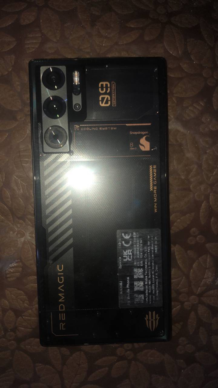 السلام عليكم 
جهاز ريد ماجك 9 برو للبيع 
ذاكرة 512 
البطارية مالتة 6500 
- أداء خرافي للألعاب.  
- بطارية ضخمة مع شحن سريع.  
- شاشة سلسة بلا قطع. 
المعالج 16 
جهاز نضيف خير من الله 
جهاز فقط بيه زلغ بسيط كلش 
 رقم + واتساب *********** 
السعر600 الف وبيه مجال
بغداد
