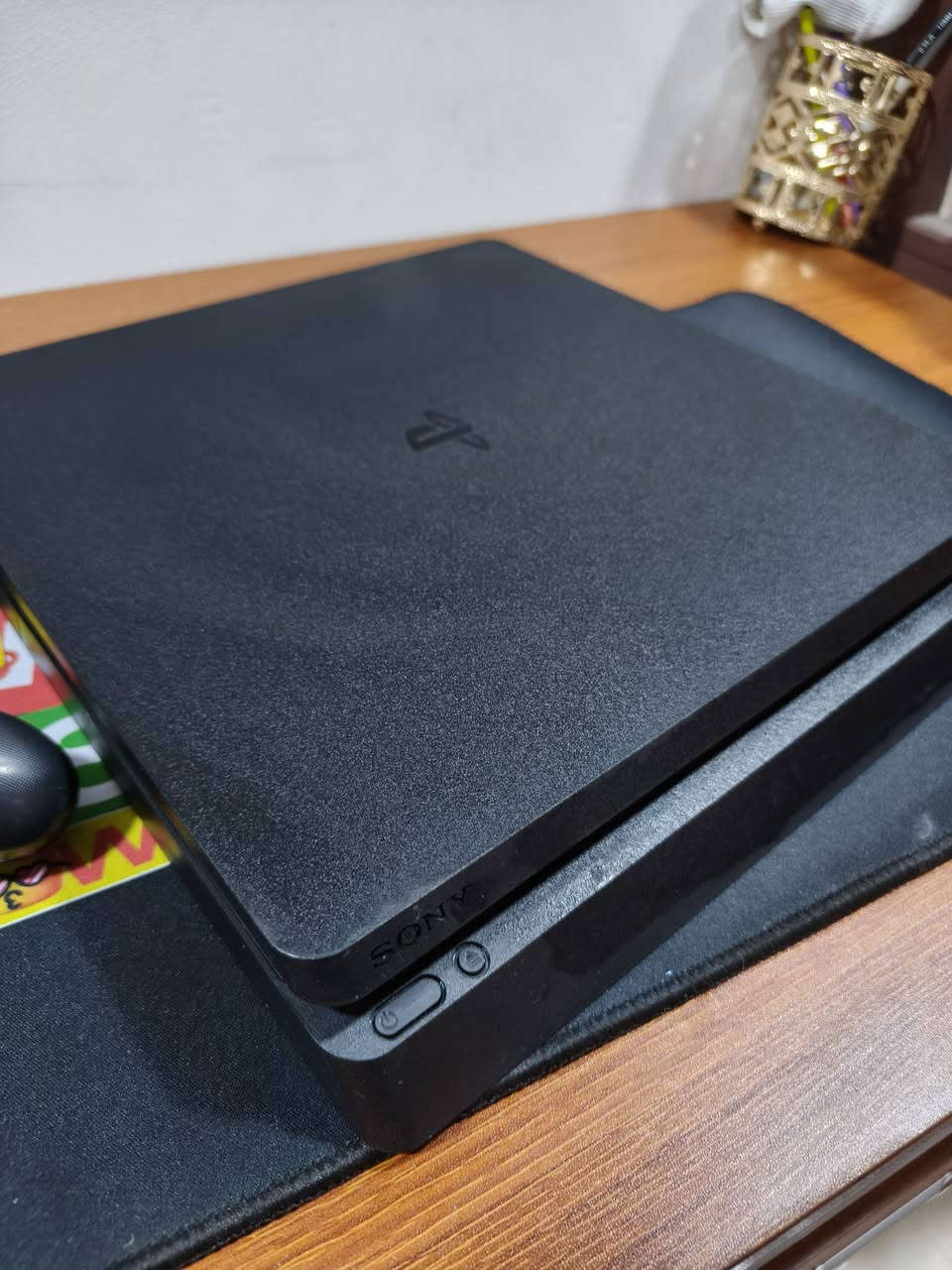 السلام عليكم ps4 نضافه ما مطروقه ✈️100%سلم للبيع نضام🇯🇵 11 القرص احسن نضام العاب كامله Gta شخصيتين🫀 مفتوح بيها وسياره فيراري + pes2026 + بلاك اوفس جزاء♠ زومبي + روكيت ليك + تكن+بعد العلاب بي ب👍🚩س ذني المعروفه لوك ستيكر ما مفتوح يده اصليه . ويده تجاريه السعر310الف وبي مجال *********** شرط الاداء فول
