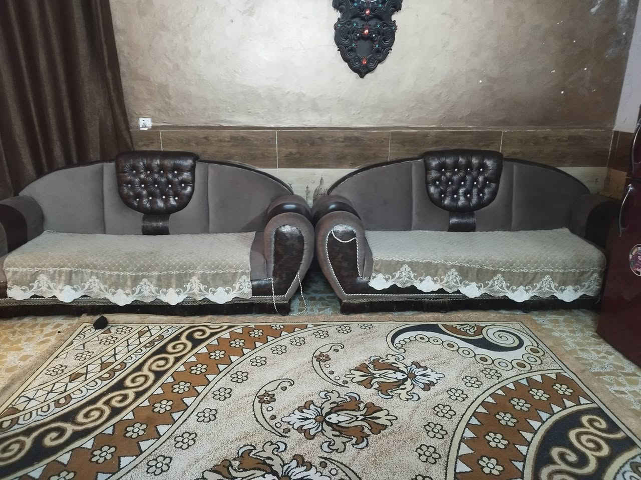 سلام عليكم تخومة ثنين للبيع 10مقاعد الاسود 150 والثاني 100 مكاني بغداد الشعب سريدات موجود على الفيس والرقم
***********
