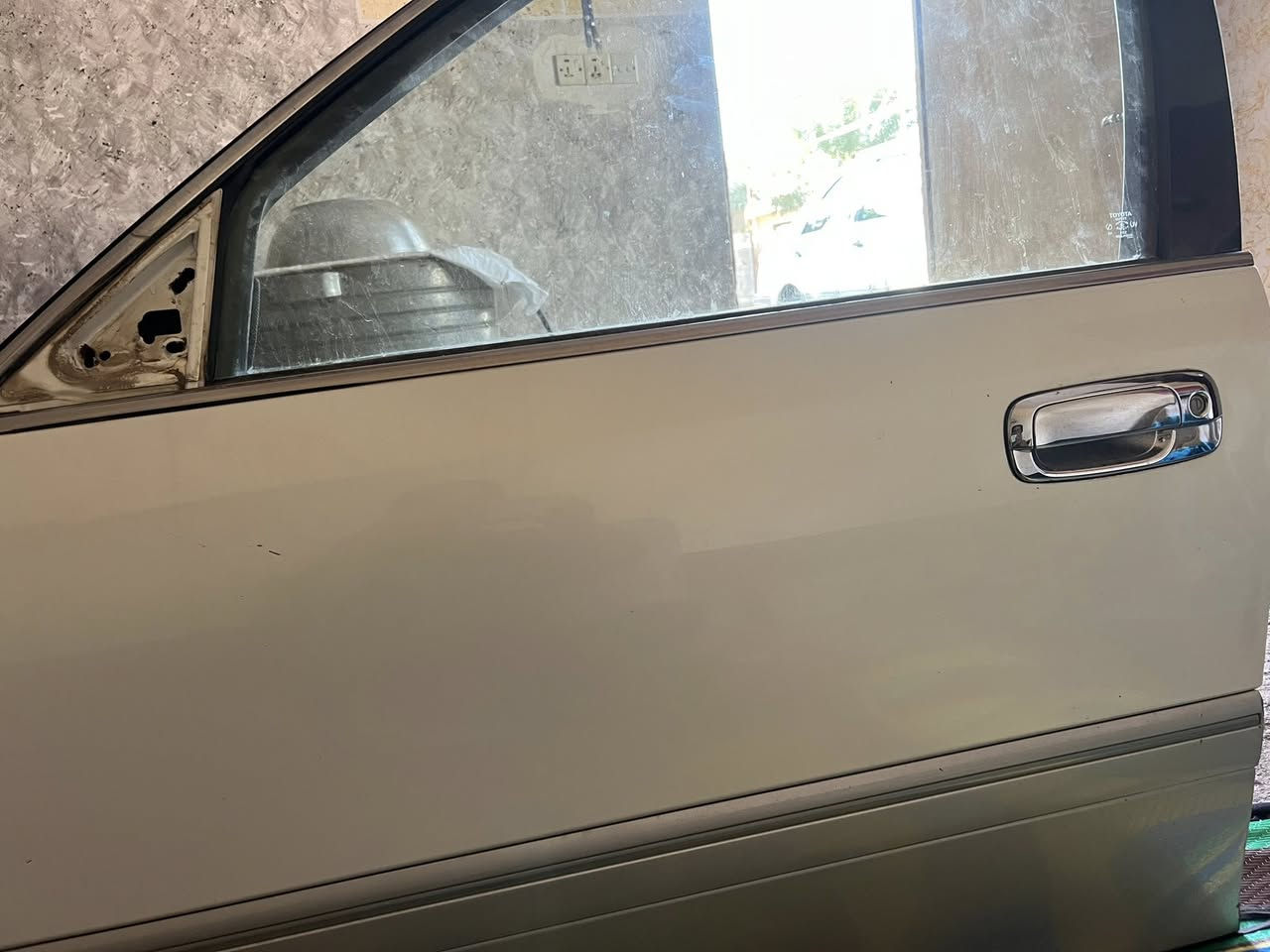 بيبان كرستال وجنطه وجامل يسره للبيع نضاف حيل وبسعر مناسب ب400وبيهه مجال ***********.     ماجاوب خاص

