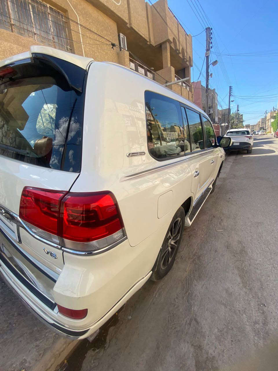 لاندكروز للبيع جكساره السعر ٢٩٠قابل للتفاوض اتصل على الرقم الاتي للاستفسار *********** بغداد, العراق
