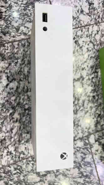 السلام عليكم اكس بوكس سيريس اس مستخدم قليل نضافه99 بلميه الله شاهد الجهاز نضيف وما مفتوح ابد وكامل الملحقات الجهاز كامل الملحقات كيبلاته hdm مالته وكيبل الكهرباء واير الشحن واير الشحن مال جوستك الثاني هم موجود وتجي ويه اليده مالته بطاريه شحن وتجي وياه يده كيم سير الاصدار الجديد وموجوده الكارتونه مالتها والكارتونه مال جهاز موجوده وكامله هيه والجياسه مالتها والجهاز نضيف مستخدم قليل تعال وشوف السعر 350وبي مجال للشراي يجي وياه يدتين الاصليه مالته والثانيه اصليه من شركة كيم سير والجهاز لا مفتوح ولا شي الجهاز عندي ما صارله هواي من مشتريه الله شاهد عليه والشراي خل يجي ويفحص والي يريد سعر قفله يراسلني ويدلل الرقم: ***********
