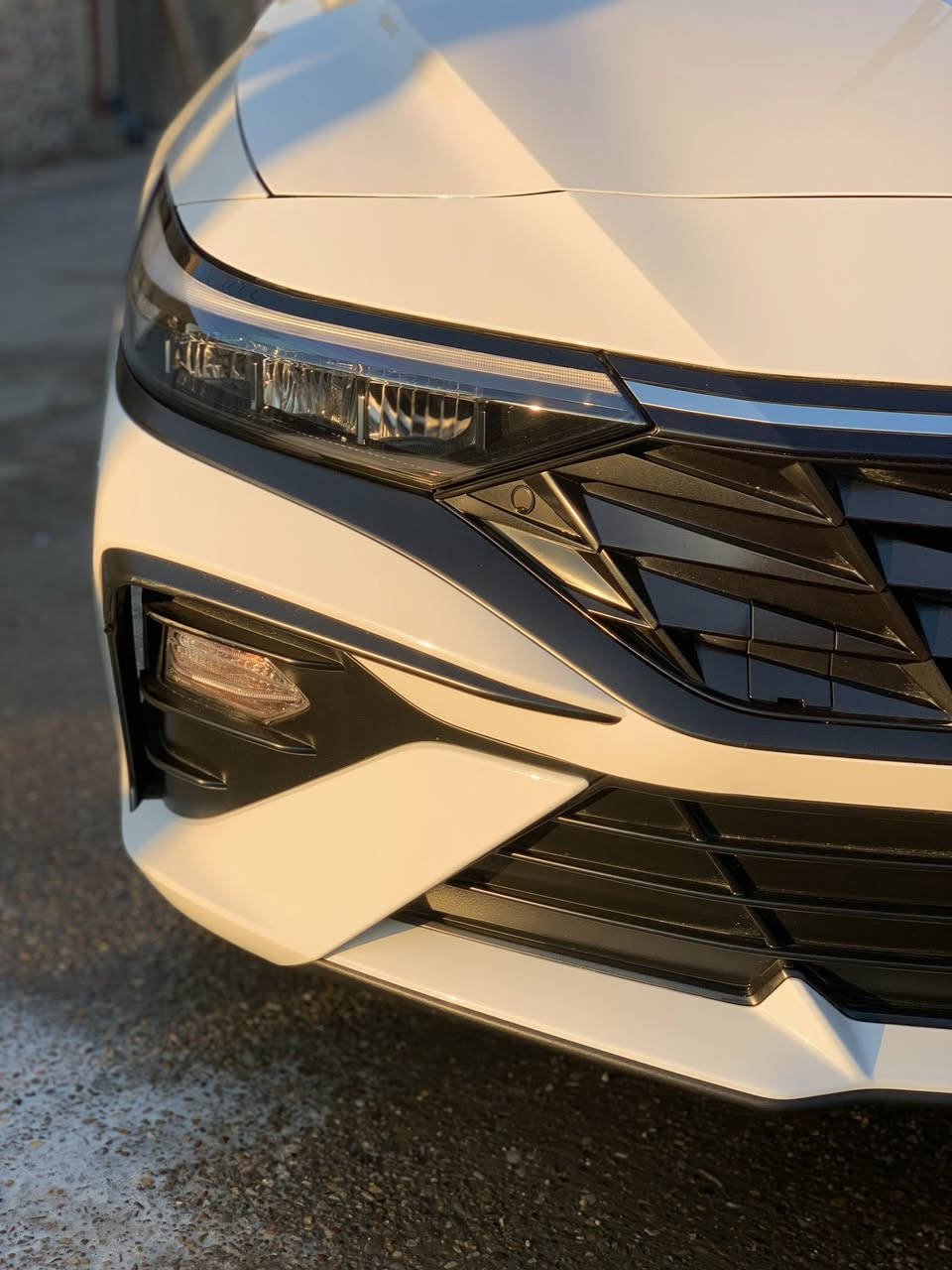 السلام عليكم . 
النترا خليجي تجميع صيني 
ماشية ٨ الف 
المواصفات 📝
فتحة 
كشنات جلد 
اوتو هولد 
سايد بريك كهرباء 
حساس جنطة 
شاشة ديجتال 
سايد بريك كهرباء 
حساس جنطة 
لايتات LED 
مكان السيارة (بغداد ) 
***********
السعر ١٥٣💵
