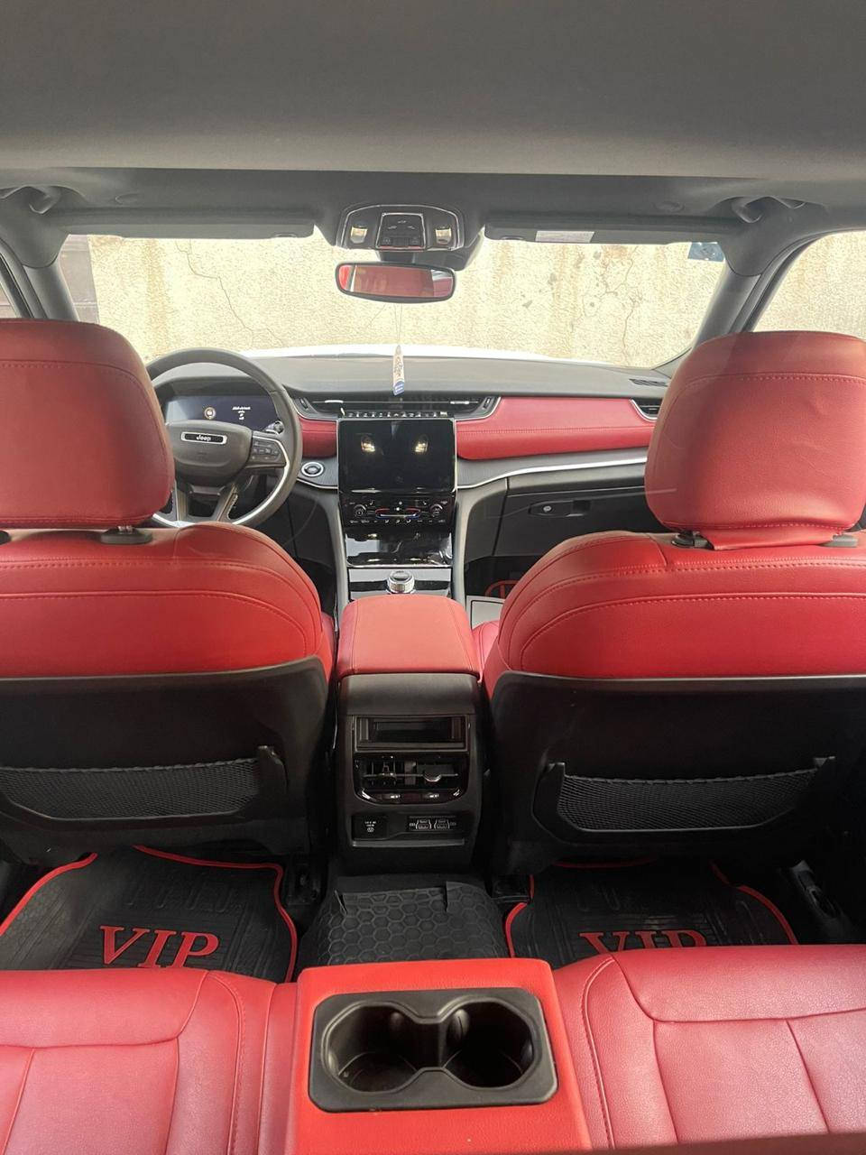 السلام عليكم من رخصت الأدمنيه المحترمين جيب بلاك ادشن #خليجي مكفول كفالة عامه  ٢٠٢٣.. فول موصفات.. رقم بغداد.. ماشي ٥٦..سيارة جاهزة وبل حقيقه احلا.. السعر ٣٧$وبيها مجال للطيبين.. مكان السيارة بغداد.. الاتصال.. /***********
