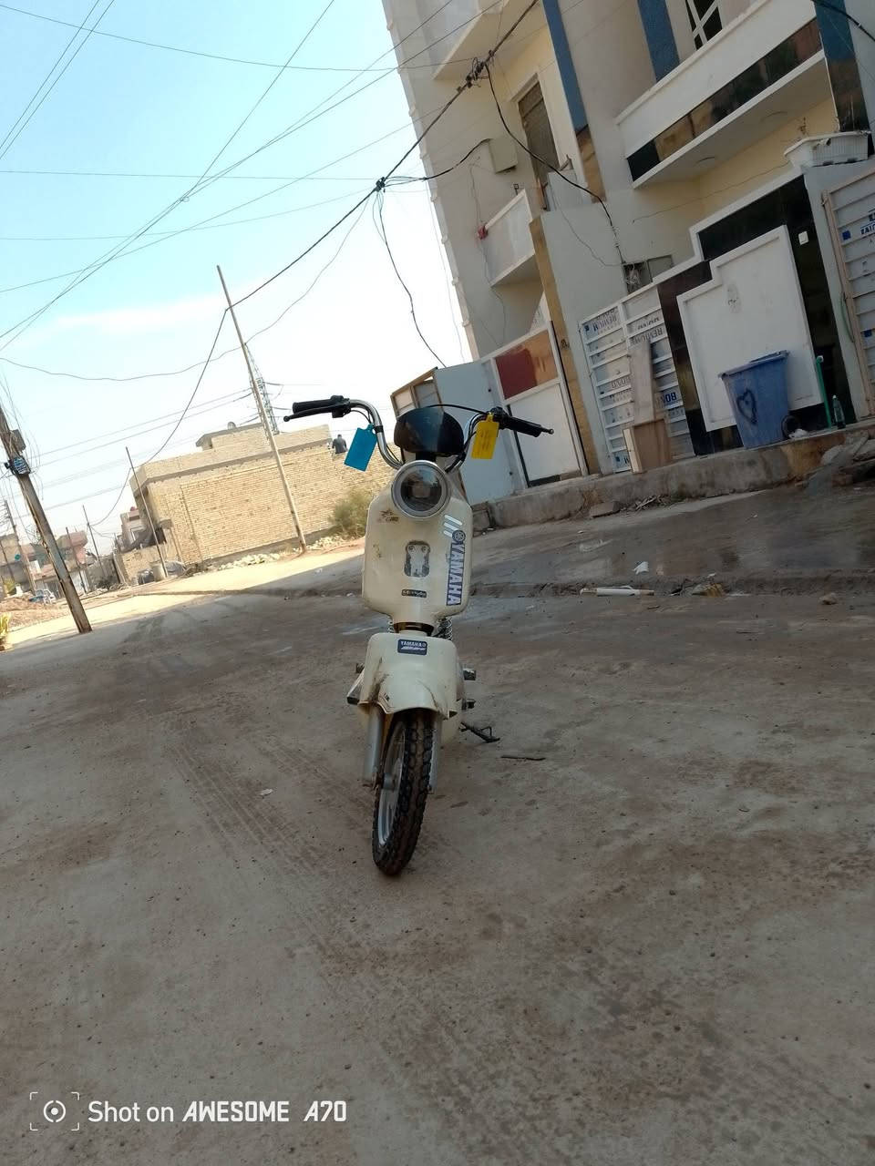 سلام عليكم عندي دراجة شحن حجم 14 مابيهة مابيهة ايشي بس العداد واكف السعر 250 وبيه مجال الرقم ***********
