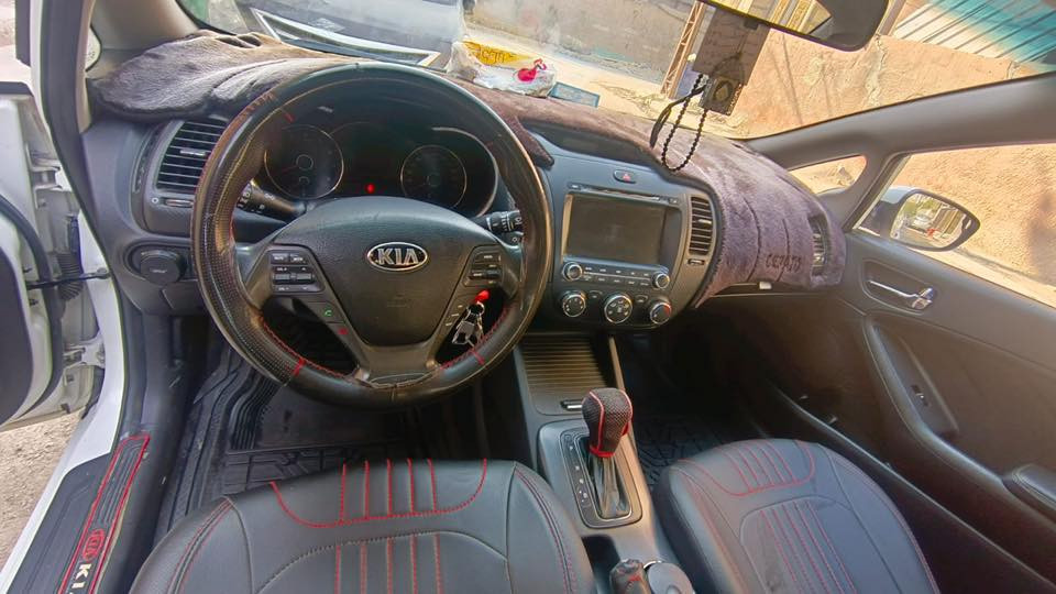 السلام عليكم 
سيراتو موديل 2014 خليجي
مكينة 1600 
السيارة ع وضع الشركة
برغي مامفتوح السياره مال بيت
السونار مرفق
السعر ١١٥ قفل ماكو هيج سعر وهيج نضافه 
***********
الزعفرانية
