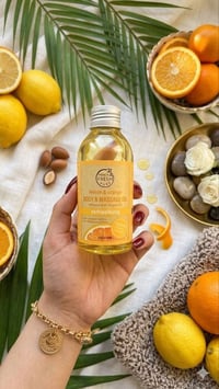 زيت مساج • يريح الجسم • آمن للمناطق الحساسة