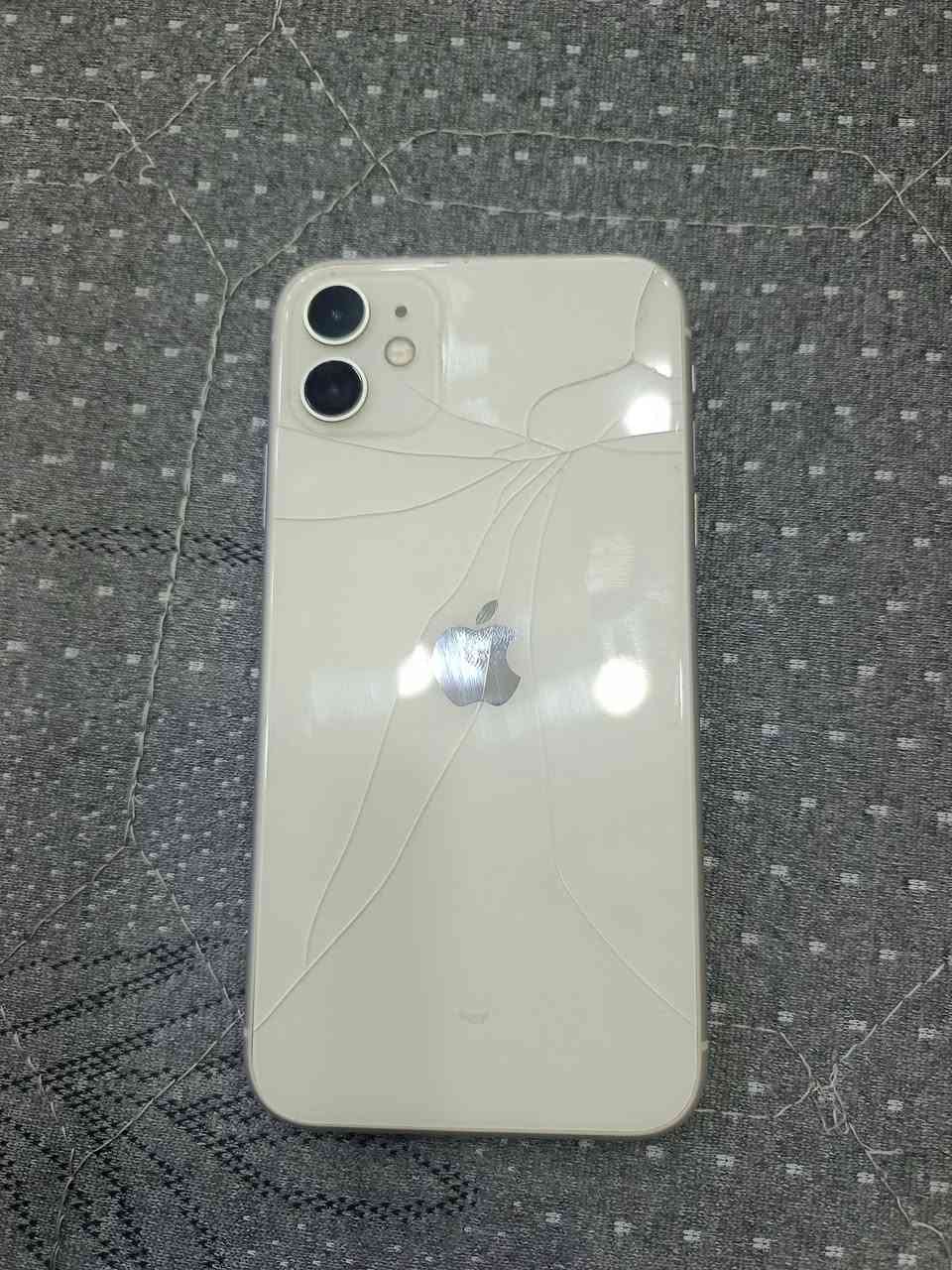 ١١عادي فطر بالضهر
ذاكره ١٢٨
كامرات كلها تخبل 
جهاز مرتب 
متوفر وتساب فقط***********
بغداد الطالبيه
