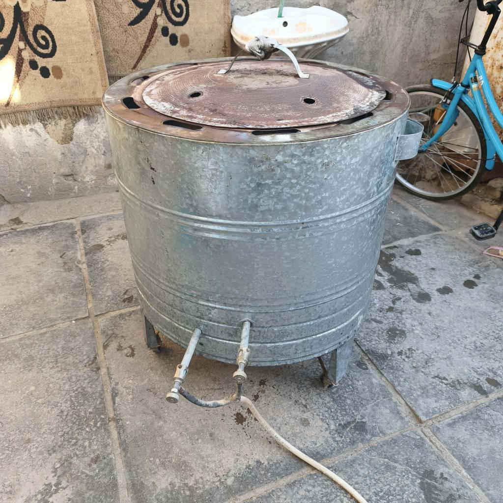 تنور كبير نضيف 

*********** ديوانية, القادسية
