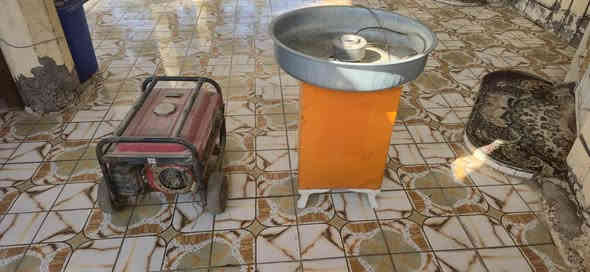 مكينه شعر بنات عمل عراقي ومولده عل فحص السعر ٣٠٠ الشراي ينتصل ***********العنوان حله السعر انتصل وتدلل حلة
