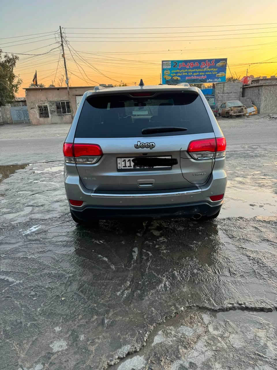 جيب شيركي لمتد للبيع
ضرر سطحي بابتين الجانب الايمن وجاملغ الخلفي والباقي كله مكفول 

اللون / سلفر  
الموديل /  2019
ماشيه 100 الف كيلو
حساس خلفي & أوتو بريك 
رادار جانبي / يمين & يسار 
بصمة تشغيل عن بعد
شاشة كبيرة 
كشنات تدفئة & تبريد  
كشنات جلد اسو 
ستيرن تحكمات فول & تدفئة ستيرن
نظام البانزين / Eco, Normal & Sport
مداخل / AUX & USB
المحرك / 3600 
صندوق شفط و كهربائي  
فتحة بنورامية  
مكان السيارة / بغداد
السعر 220 وبي مجال 
العنوان بغداد زعفرانية
***********
