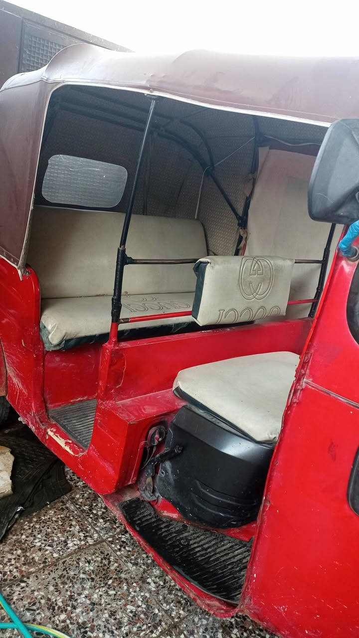 سلام عليكم تكتك للبيع مديل 17 مكينه خير من الله وكشر كدامك اوراق المصطفى وهاذه رقم ***********
