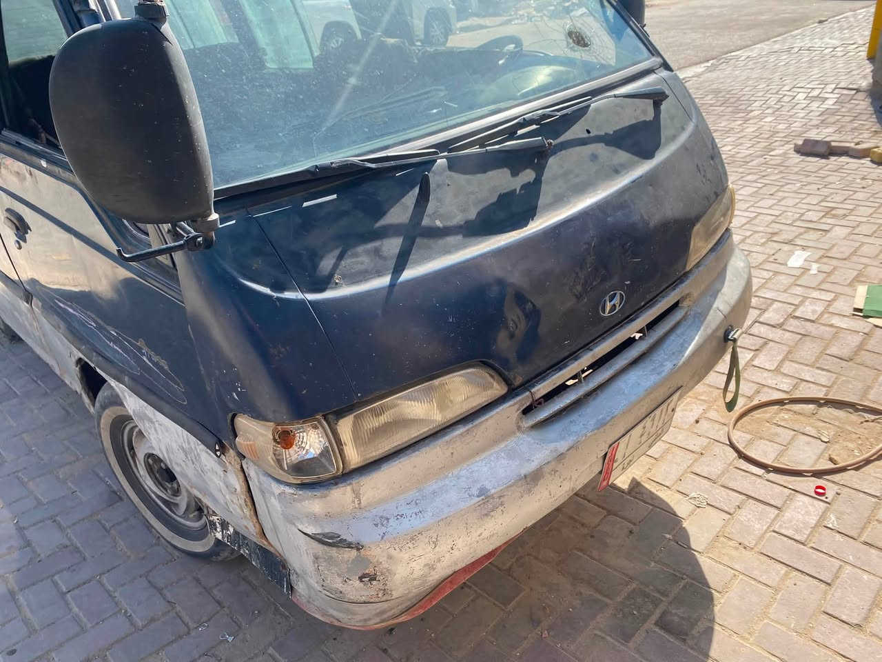 لسلام عليكم من رخصه الادمن المحترم هونداي باص للبيع موديل 94رقم الماني مثنى  تحويل أتكفل بس راعي راعيها موجد يحول  هيئه وغرامات عل مشتري مكينه بستا سياره حلوه ومعمره تخم تاير مشط باور دوشمه كله جديد كهربيات كله شغال مكينه بيه خيط بخار اكسل كير الثالث يفلت  عنوان بغداد مدينه الصدر  السعر 18 وبيها مجال الرقم ***********

