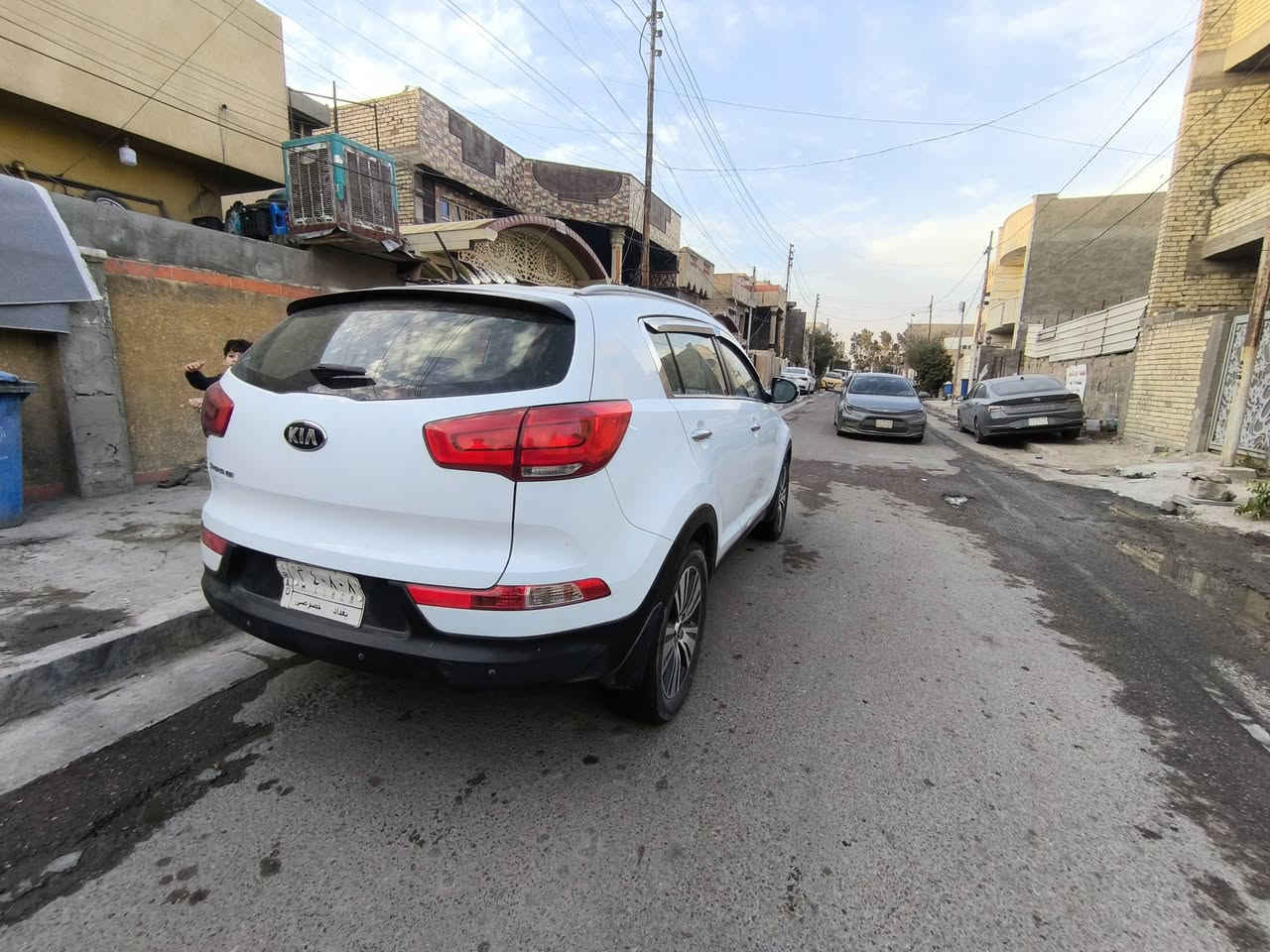 سلام عليكم سيارة اخت زيره ماشية 106 وارد خليجي تخم تاير جديد محرك خير من الله سيارة مال بيت تبريد تفئة شغال كهربائت كلهة شغالة موديل 2016 بيهة بس جاملخ مال سائق بدون دواخل سيارة بسمي تحويل ثاني يوم مكان سيارة بغداد الدورة سعر 160رقم الهاتف ***********
