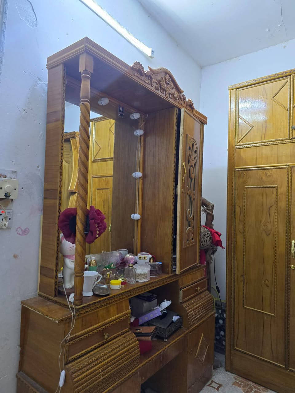 سلام عليكم غرفة اخشاب جديدة من اكلك جديدة اضلمهة خدش واحد مابيها استخدام قليل تقريبا قبل 3 اشهر ماخذهة 
مليون و350 الله شاهد. تجي وتشوف بعينك وتكلبهة وتاخذهة ومتخسر الله شاهد مكاني بابل شارع 80


**إذا كنت صاحب هذا الإعلان وتريد حذفه لأي سبب، رجاءا أرسل رسالة إلى الدعم الفني**