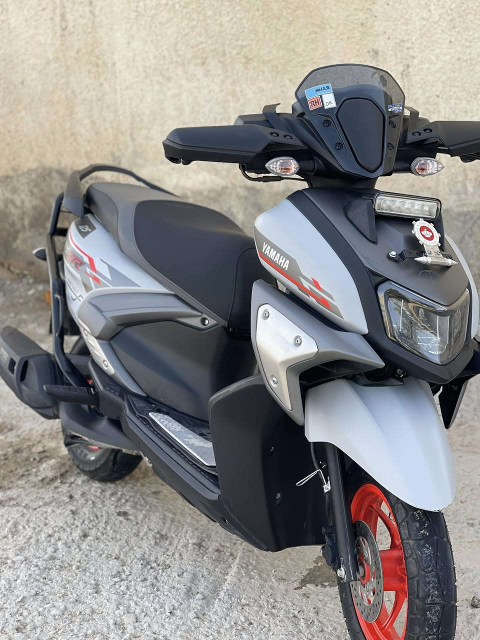 ZR 25 
للبيع مكفوله ***********

