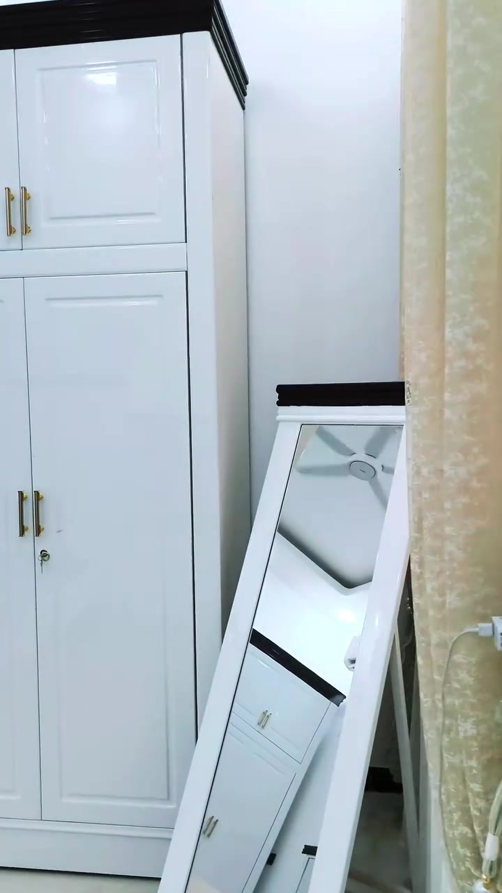سلام عليكم 
يقدم لكم معمل ومعرض الزيادة لنجارة 
غرفه نوم شغل عراقي درجة اولا 
تصميم تركي غرفه تزكام من اجود انواع الخشب 
كنتور معه ملحق ٦ ابواب معه ٧ قطع 
عنوان الديوانيه شارع سالم قرب مدرس الرسالة لاهلية
رقم الهاتف ***********
