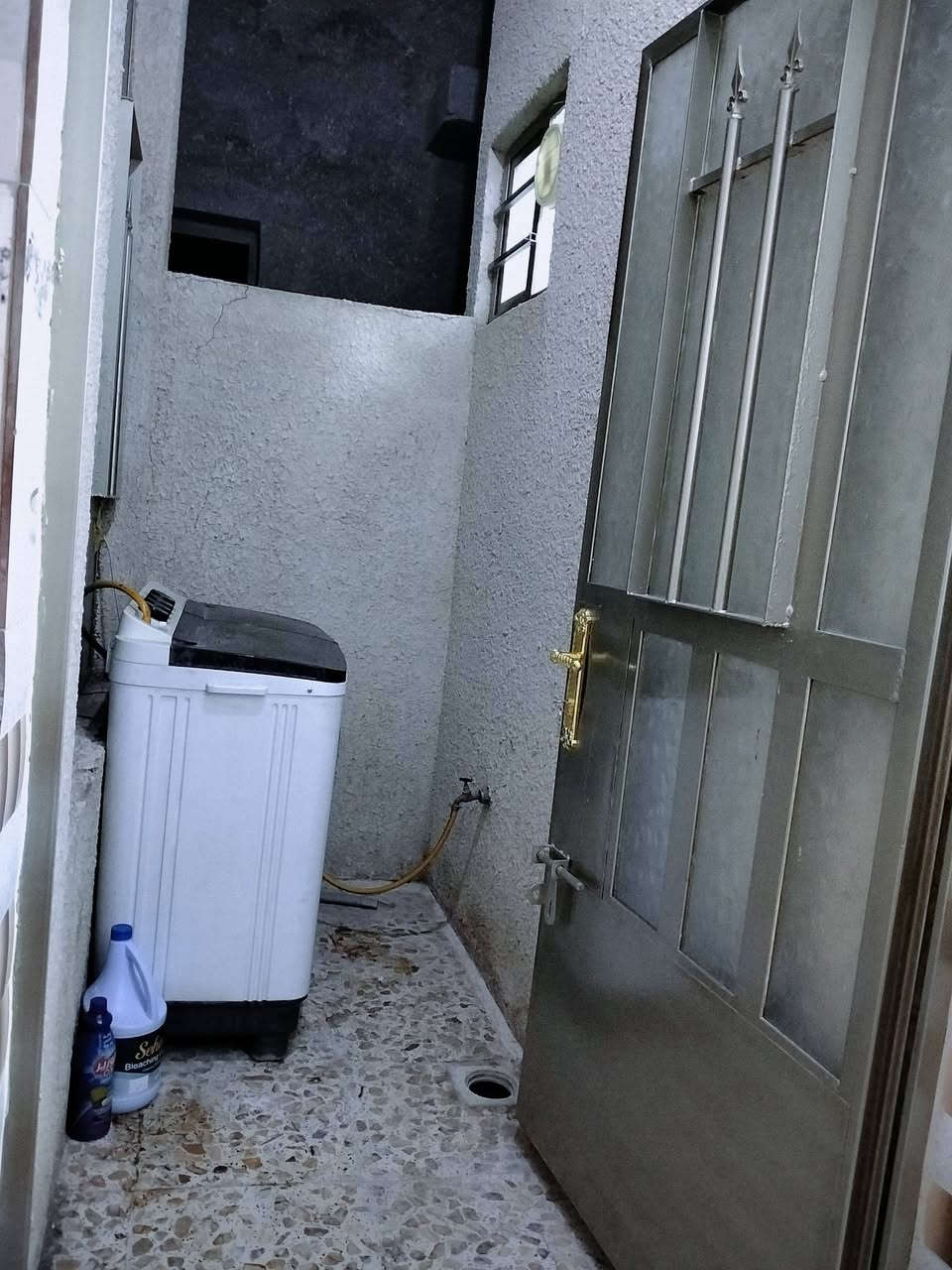 مشتمل للبيع المساحه 103طابو صرف الانتصار قريب مرور الحسينيه بغداد شارع 25فرع الملعب  غرفتين نوم وستقبال ومطبخ 2مناور2صحيات السعر 88وبيه مجال بسيط للاستفسار ***********
