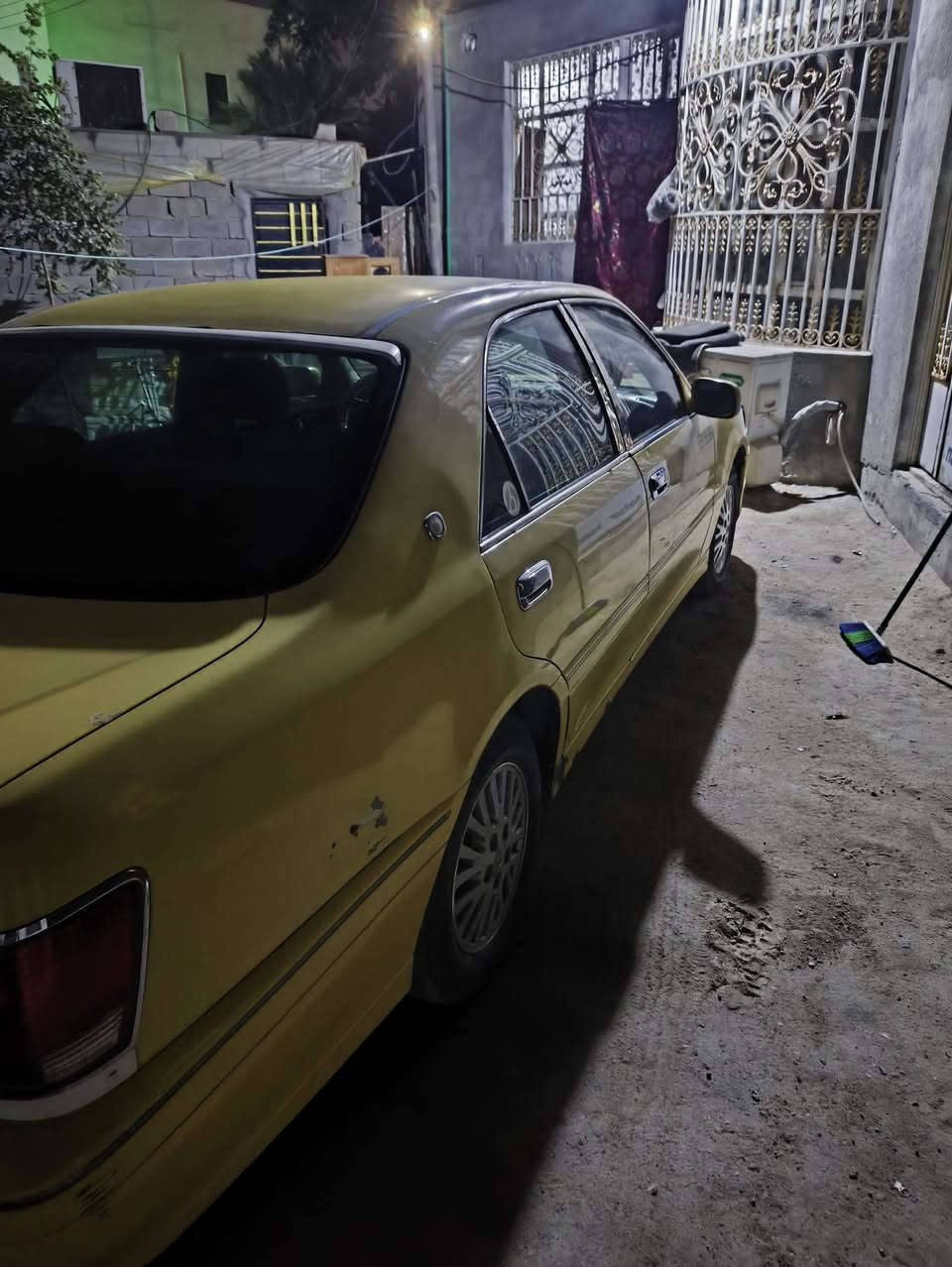 سلام عليكم جنون اصفر رقم صدامي سياره بيه كصه جنطه اصولي سياره بس ما تداور اسويلك بيه وكاله فقط بيع او مراوس ترهم مكاني بصره سعر 50وبل خدمه ***********
