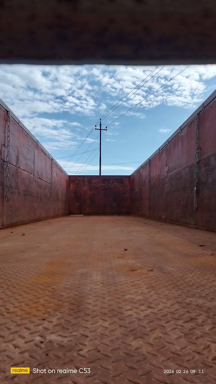 عربانه للبيع مكان الموصل 
السعر 65 وبيها مجال 
***********
