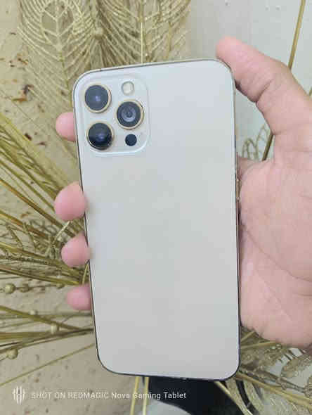 ايفون 12 برو ماكس مبدل شاشه وكامره اصليه مال تفصيخ شاده بيدي وبطاريه 100 ذاكرة 256 السعر 270 بي مجال بسيط مكاني بغداد لأمين الثانيه *********** شراي يتصل او واتساب
