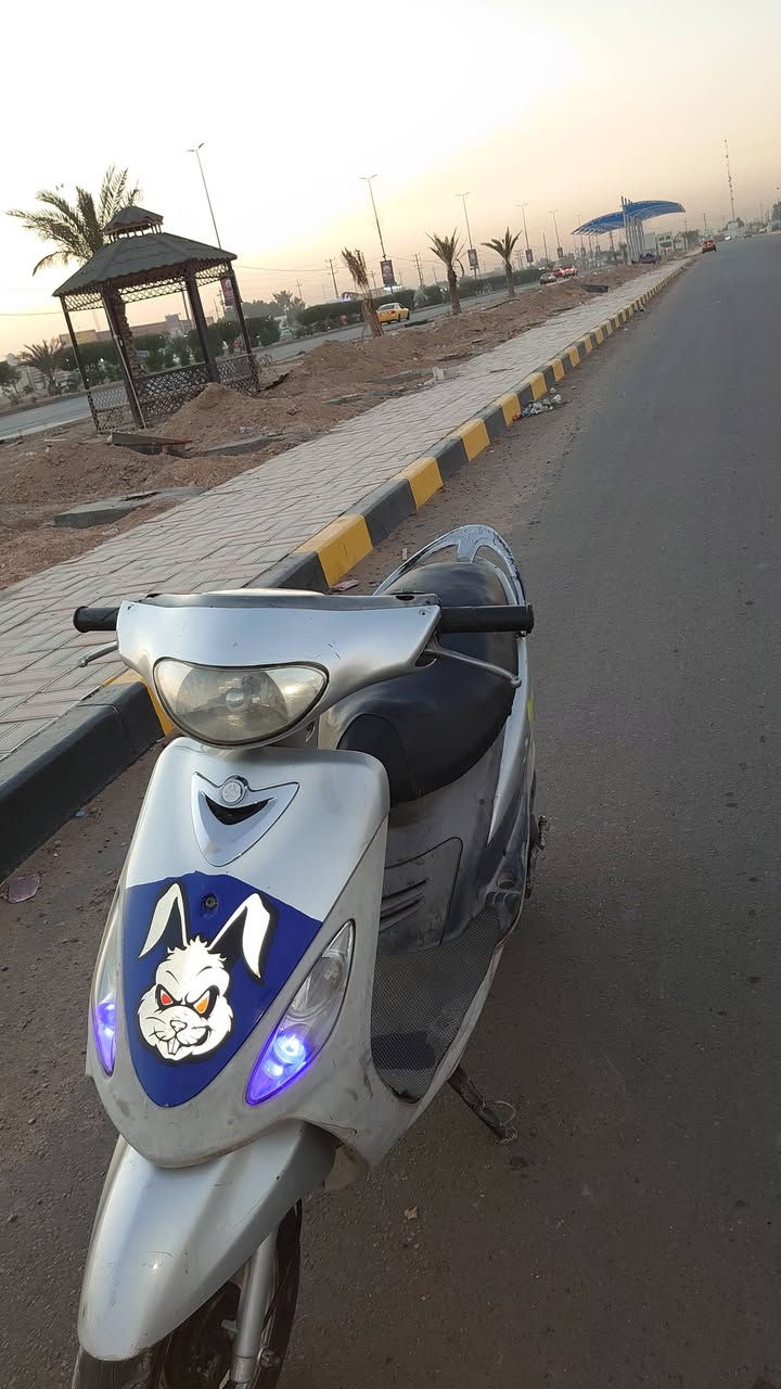 السلام عليكم ماكس منغولي للبيع 
الدراجه حلوه ونضيفه 
مكينه بلادي 49 
كهربائيانه كامله من لايت اشاره 
شغاله نكره سلف او هندر 
كفرات كامله وملح 

مكاني كربلاء شارع النجف 
السعر 475 وبيه مجال حك الجيه 
للتواصل ***********
