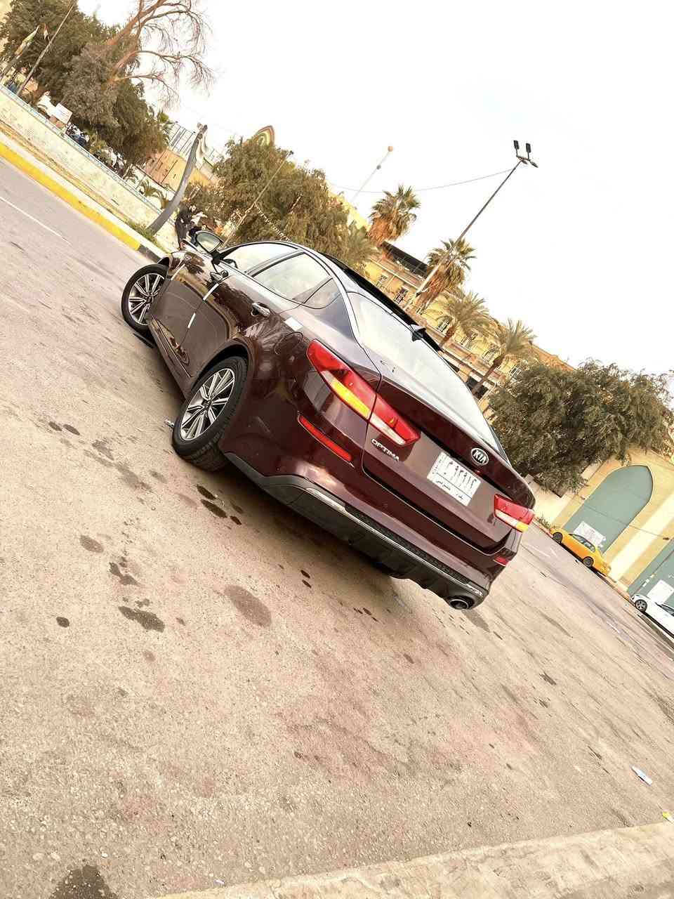 ((بسم الله الرحمن الرحيم))
ياالله
سوناتا 
موديل. ((2019))
اللون كرزي عنابي
رقم بغداد باسمي تحويل شرط
ماشيه (79) الف ميل

((وارد امريكي))
ربع البنيد ضرر وبيهة 3 قطع كلير امريكي شرط تفتح بطانه تفتح باب دواخل لا جويه ولا طخه ولا دعجه مجرد كود مال كلير يقرى بلسونار 
اير باك ستيرن
محرك جبير (2400)
المواصفات

بانوراما
شاشه كبيره
كامره دواره
شاشة اعطال وتحذيرات
كشنات كهرباء. مساج
داريف مود سبووت ايكو نورمال
رادارات اماميه رادار خلفي رادار جانبي. توقف الي للامام وللخلف 
قياده اليه كروز سرعه
تحديد مسار
اشاير بلمري. تحكم مري
بلوتوث ولاقطه كار بلي
وباقي المواصفات المعروفه

محرك كير صدر غرفتهة كتلوكات وسبير وارضيات وكلشي وياهة
تخم تاير اربعه جدد. بطاريه جديد دواخل جديد مازدات جديد
رايدهة ب((123)) ورقه 
وبيهةً مجال بسيط للشراي

مكاني بغداد الاعضميه شارع الضباط
كلشي كاتب وكلشي واضح مناسب سعرهة وشبابيه ولون وماشيه قليل وفول وعلى ايد وحده اليفيده يتصل 

الاتصال 
((***********))
