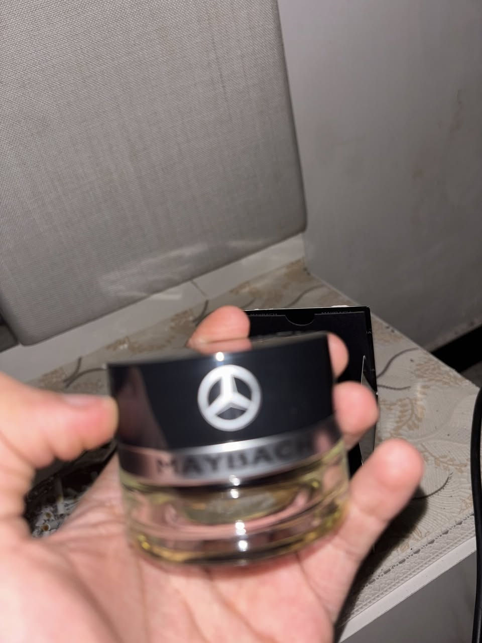 السلام عليكم عطر مايباخ مال وكالة السعر المطلوب 155$
العطر ممستخدم بعده بالچيس للتواصل
***********
