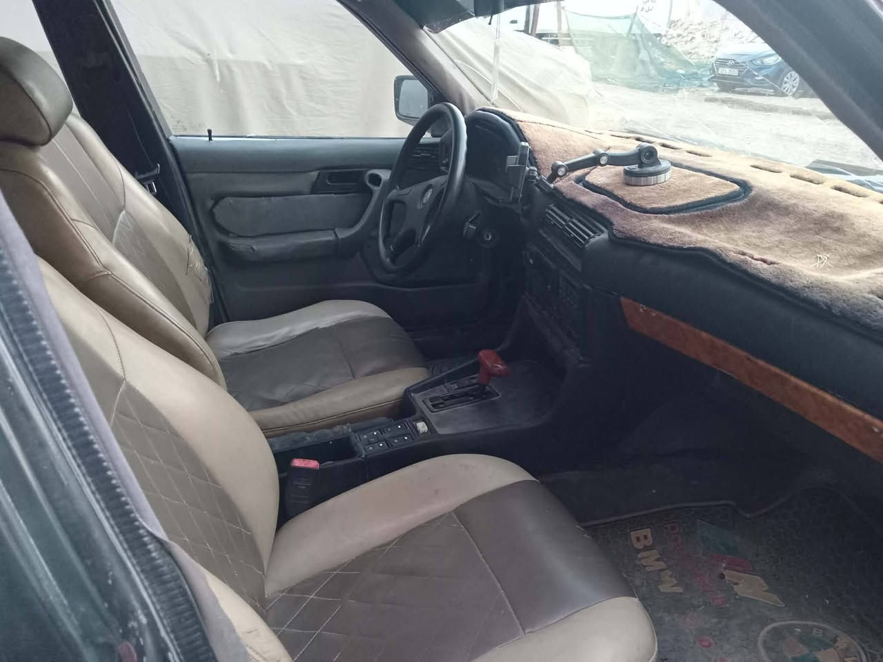 السلام عليكم 535 اصل رقم بغداد موديل 92 للبيع حدادية تعبانه بطاينها موحلوة كشنات نظاف كهربائي بيها نواقص تبريد عاطل السعر 33 وبيها مجال قليل للاتصال علئ رقم *********** للبيع فقط
