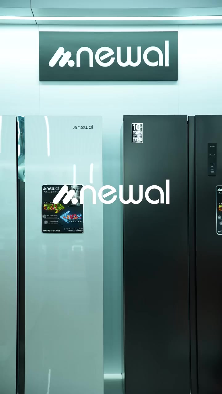 ثلاجة Newal (نوال) موديل RFG-9616-02 ثلاجة ببابين متقابلين (Side by Side) وتصميم "باب فرنسي" عصري باللون الأسود. صُممت هذه الثلاجة خصيصاً للمناطق ذات المناخ الحار بفضل الضاغط ( الكمبريسر ) الاستوائي الذي يدعم كفاءة التبريد في درجات الحرارة المرتفعة. 
ElRyan
ElRyan
 +2
المواصفات التقنية الرئيسية:

السعة: تبلغ سعتها حوالي 26 قدم مكعب (أو ما يعادل نطاق 26-30 قدم حسب معايير القياس).
نظام التبريد: تعتمد تقنية No Frost (نظام بخاخ بالكامل) لمنع تراكم الجليد، مع نظام تدفق الهواء المتعدد لضمان توزيع البرودة بالتساوي.
المحرك: مزودة بضاغط انفرتر (Inverter) موفر للطاقة وهادئ التشغيل، مع ضمان يصل إلى 10 سنوات على المحرك.
الشاشة والتحكم: تحتوي على شاشة رقمية (ديجيتال) خارجية على الباب للتحكم السهل في درجات الحرارة.
القياس : العرض   91.2  سنتمتر 
الارتفاع  176.2 سنتمتر 
العمق  64.2 سنتمتر 
ميزات إضافية: 
خاصية التجميد السريع، 
إعادة التشغيل التلقائي عند عودة التيار الكهربائي
متوفرة باللون الفضي
متوفرة ستاينلس ستيل 
العنوان 
بصره تنومه 
*********** عبدالله واتساب 
*********** عبدالله واتساب
