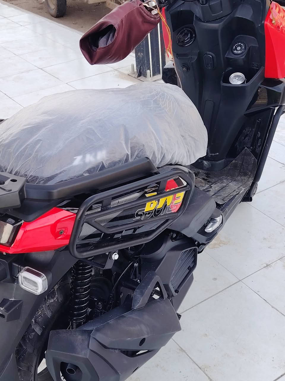 السلام عليكم..... من رخصه الادمن
دراجه اباجي جبلي موديل ٢٠٢٦ استخدام اسبوع فقط
مواصفاتهه كدامك درع حديد. لايت ضباب عالي ناصي شاشه الكترونيه 
للبيع او للمراوس ب إيراني او هندي
مكاني البصره القرنه الشرش
*********** السعر ١٤٠٠
