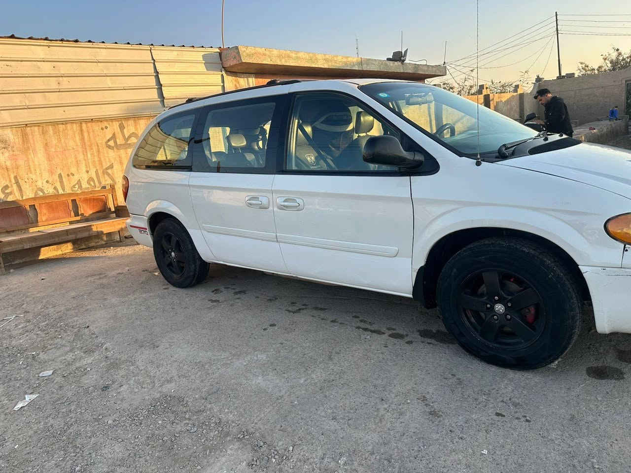 للبيع دوج كرفان ٢٠٠٧ سبعه راكب محرك ٣٣٠٠ تبريد ٣قطع تبريد تدفئه  بسمي ابني السعر ٨٥ وبيه مجال الاتصال على الرقم ***********
