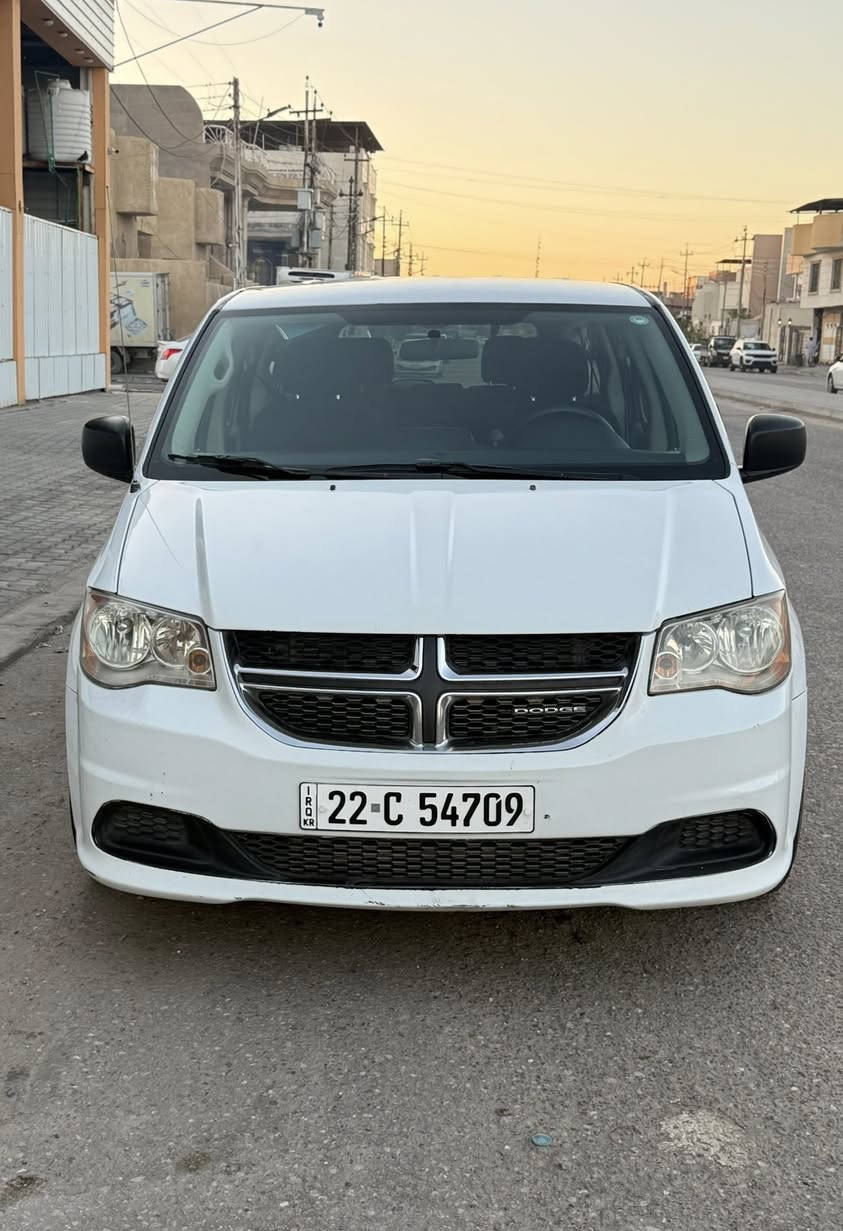 دوج كرفان 2018 / 7 راكب 
تبريد 3 قطع . منظومه كامله جديده 
حادث جاملق خلفي . فقط بدون دواخل
وبيها قطعتين امامي .. سونار مع الصور 
مكينه وكير جدد مشدودات . 
رقم اربيل سنويه لل 2030 مجدده 
تحويل وكاله حاظرين .. حداده جديده كله
تايرات حلوات . دواخل جديده . 
كامله وجاهزه كله وبالعافيه ع الياخذها
طبعا السعر مناسب جدا 
السعر : 148 وبيها مجال 
هاتف :  *********** 
العنوان : القبله معرض الرافدين 
خابرني وبخدمتك يوجد مراوس وبيع 
.
