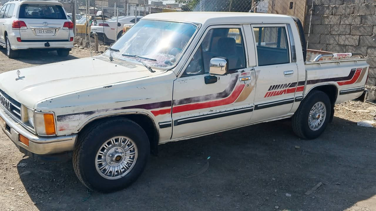 للبيع بيكم تيوتا 87 رقم بغداد دولي بسمي سنويه جديدة لغايه 2031  سياره نظيفه وجاهزه مكينه وكير حداديه كهربيات دوشمه تخم تاير سياره جاهزه سعره 47 ورقة وبيه مجال مكان  السياره بغداد  مكلف بلنشر ***********
