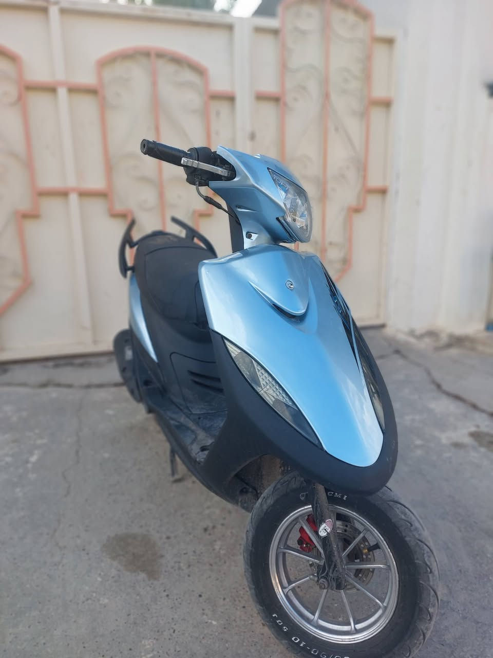 سلام عليكم دراجة ماكس عدلة للبيع نكرة سلف كهربائية كلة شغال دراجة بعدة جديد بيها تزويد اصلي دراجة بوشة 55 نضيف حيل شلعة ومعدل ما ناقصة شي فقط سايق *********** للاستفسار السعر 600 وبيهة مجال
