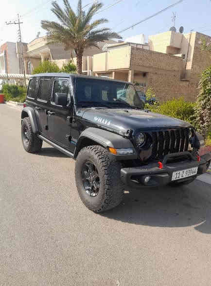 تم تنزيل السعر. اخوان بيع فقط بدون مراوس 
السلام عليكم شباب  جيب رانكلر موديل  23 هايبر ٣ انضمه صحاري   ماشي  ١٧ الف يعني اخت الزيرو     رقم بغداد بسمي. حادثها موضح بالصور بابين مبدلات نفس الون . وشبر بالجاملغ الامامي .   السعر   ٢٤٠ وبيها مجال بسيط
مكاني بغداد حي الجهاد للاستفسار ***********
