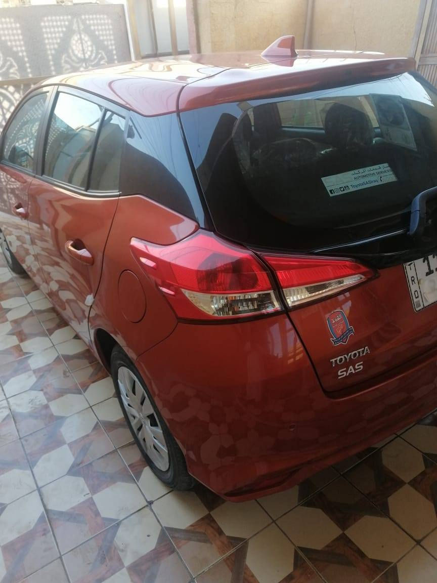 للبيع تيوتا يارس موديل ٢٠١٩ لون مشمشي جديدة بمعنى الكلمة ماشية ٦ ألف كيلو مضمومة وصيانة بالشركة مبدل دهن ٦ مرات ومكتوب بالكتيب الصيانه للسيارة كشر نظيف مكفوله محرك وكير وكشر بدون صبغ ولا تبديل ولا بارد محرك ١٥٠٠ تخم تاير جديد مال الشركة ياباني والسبير مانازل والكتابة عليه مامستعمل، شاشة وكامرة خلفيه وكامرة امامية عمل  لتسجيل الحوادث والطريق حساسات أمامي وخلفي مري نطوي وتفتح بدكمة الجام كهرباء وجامة السايق اوتوماتك مساحات أمامي خلفي لأنها تعتبر عالية سيارة نظيفة وماكو اختها والي يدور نظيف واخت الزيرو لا فوتها. ***********
 بغداد السريدات
