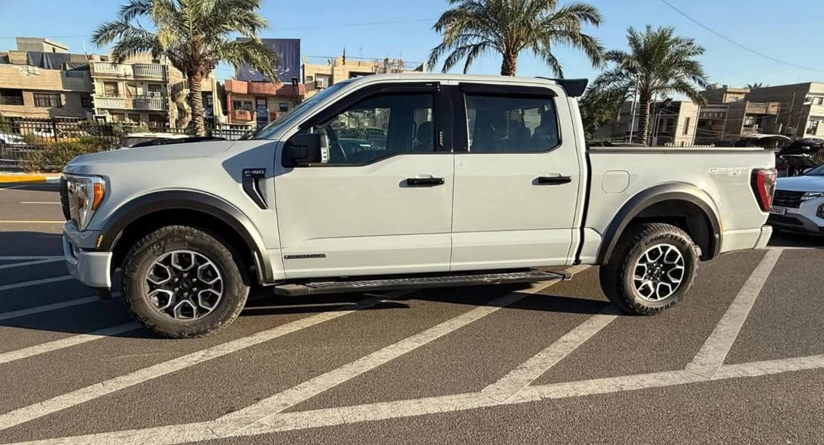 للبيع فورد F150  2023 هايبرد  اللون سمنتي 
ماشية 15 الف ميل فقط   
حساسات  خلفي 
رادار 360درجه
كامرا خلفية
باب بدي فتح عل البصمة كهربائي و درج
شاشات عدد 2 ديجيتل حجم كبير مال فول مواصفات 
قيادة ذاتيه و تحديد مسار واتو ستوب توقف ذاتي
كير 10 نمر 
كشنات كهربائي و تدفئه 
مري  كهربائي و اشاره  
بصمات دخول ابواب و رمز سري
انارة محيطية 360 درجة 
منافذ كهرباء 220 فولت و كذلك 110 فولت بكل مكان بالسيارة  3 منفذ بالبدي طلب خاص 
وضعيات القيادة اكثر من 7 انظمة ( جبلي و صحراوي و اقتصادي و طبيعي و سبورت و سلس و صخري و ممطر الخ...)
محرك 3500 تون تيربو كير 10 نمر ، 4 ويل درايف 
 السيارة  حادثها صبغ بنيد و كلير ببداية الجاملغ يمين و يسار  السيارة كاملة و مرقمة بغداد 24/24 
السعر 290 و بيها مجال 
لمزيد من المعلومات و التفاصيل واتس اب او اتصال 
 
***********
