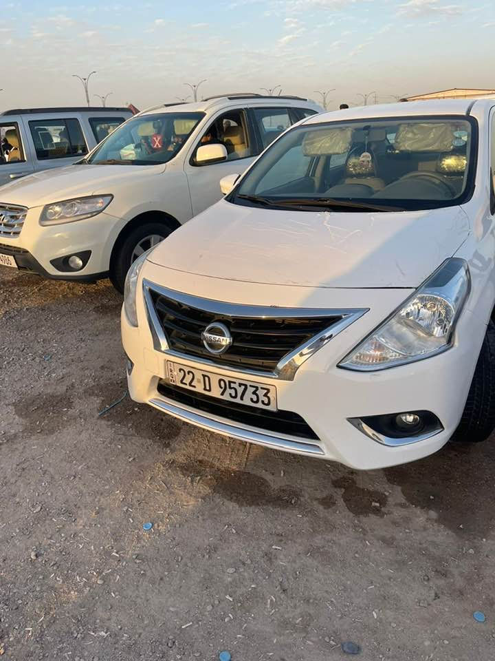 سلام عليكم 
نيسان سني مديل 2024 جديدة ماشاء الله بيها بارد يم البك لايت الأيسر وبيها طخه يم الدوسة اليمين ثنيناتهن خفيفيات الباقي كفاله ماشيه 42 الف فقط السعر ب124 مكاني بصرة ابي الخصيب رقمي (***********)
