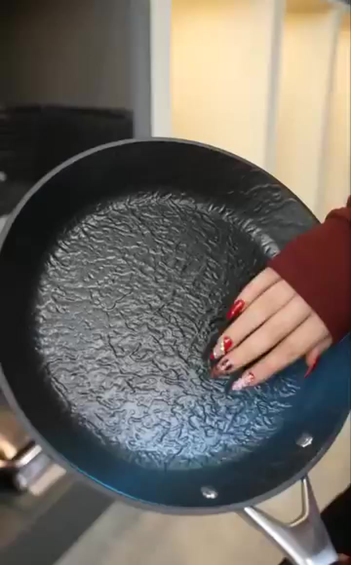 أحدث سيت طاوات حجرية أصلية من أمبليوم الألمانية 🇩🇪 
متكون 3قطع سطح غير قابل للالتصاق
 مقابض فولاذية قوية
 قاعدة تناسب جميع الطباخات
 عمق عملي 5 سم
 الأحجام: 28 • 24 • 20 سم
نختصر المسافات توصيل سريع ومجاني لكل محافظات 🚚


**إذا كنت صاحب هذا الإعلان وتريد حذفه لأي سبب، رجاءا أرسل رسالة إلى الدعم الفني**